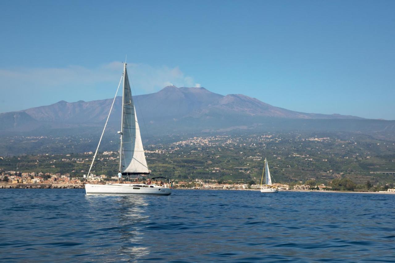 Zaffiro Lavico Rooms Etna Nature Sea Ачиреале Екстер'єр фото