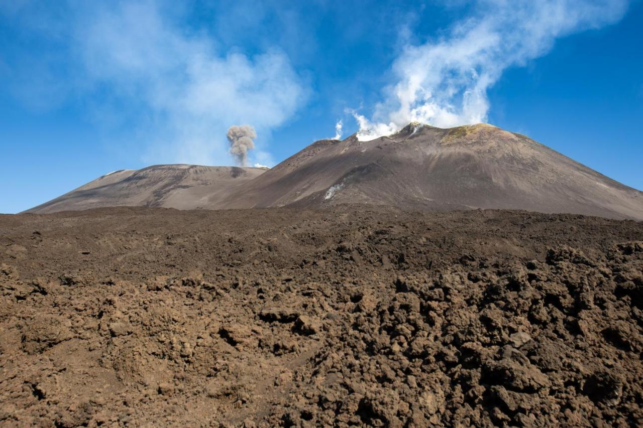 Zaffiro Lavico Rooms Etna Nature Sea Ачиреале Екстер'єр фото