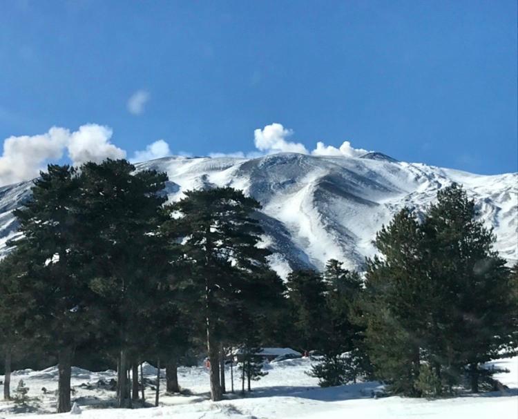 Zaffiro Lavico Rooms Etna Nature Sea Ачиреале Екстер'єр фото